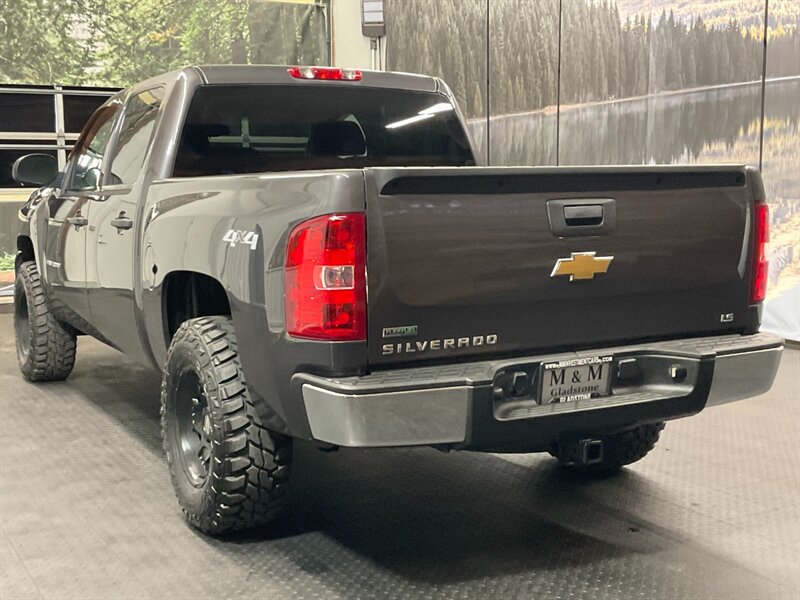 2010 Chevrolet Silverado 1500 LS Crew Cab 4X4 / 4.8L V8 / BRAND NEW MUD TIRES   - Photo 8 - Gladstone, OR 97027