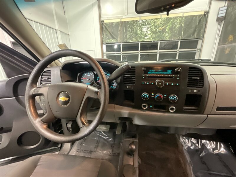 2010 Chevrolet Silverado 1500 LS Crew Cab 4X4 / 4.8L V8 / BRAND NEW MUD TIRES   - Photo 18 - Gladstone, OR 97027