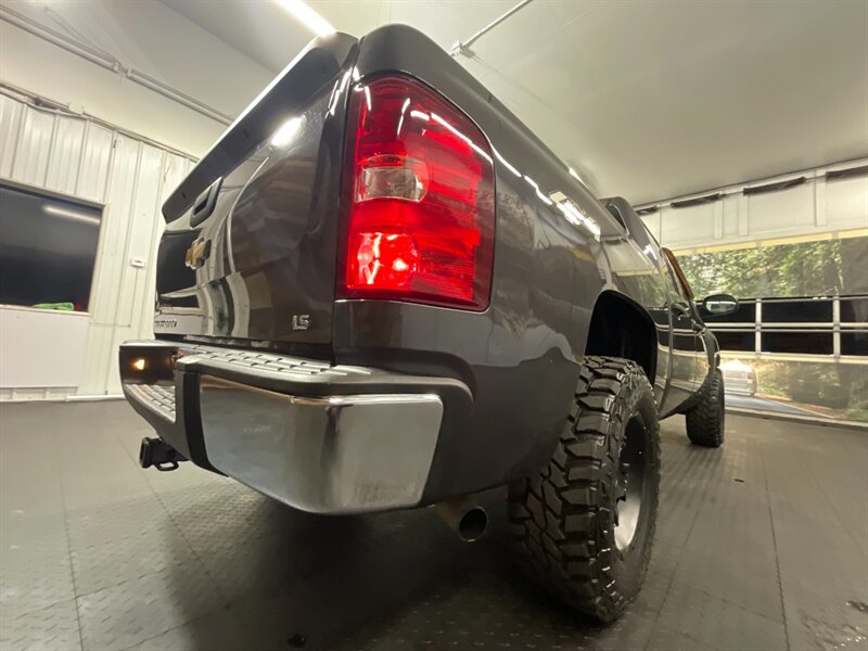 2010 Chevrolet Silverado 1500 LS Crew Cab 4X4 / 4.8L V8 / BRAND NEW MUD TIRES   - Photo 11 - Gladstone, OR 97027