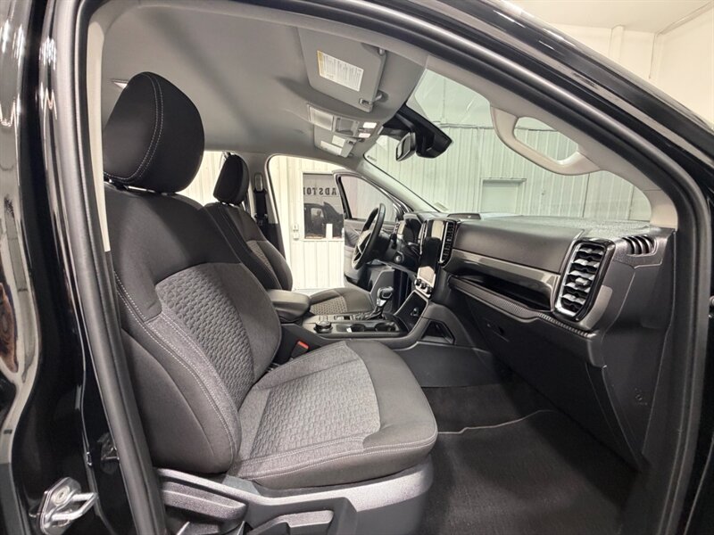 2025 Ford Ranger XLT 4X4 LIFTED w. ONLY 9,000 MILES / ZERO RUST / Navigation & Backup Camera / Power Sliding rear window - Photo 15 - Gladstone, OR 97027