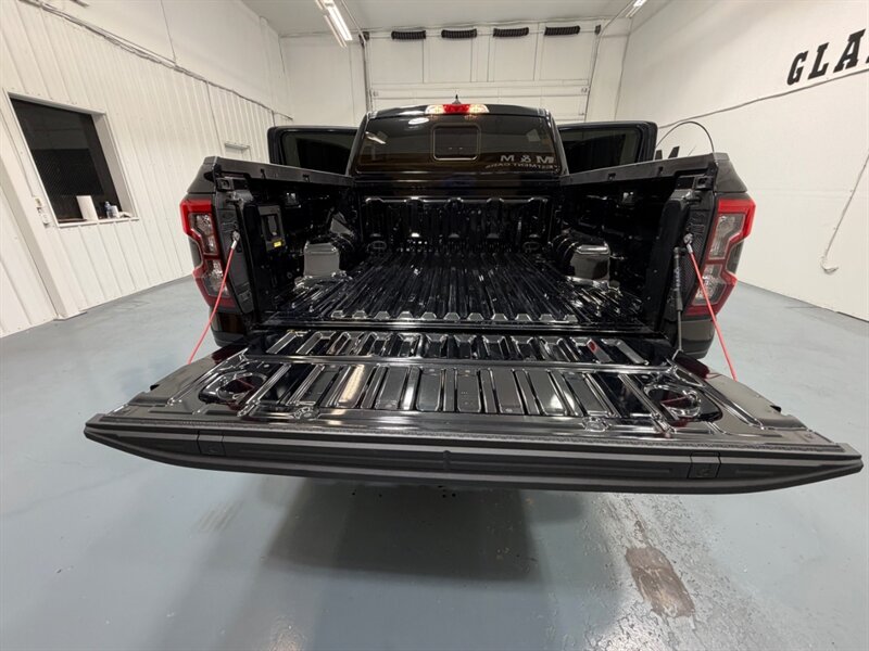 2025 Ford Ranger XLT 4X4 LIFTED w. ONLY 9,000 MILES / ZERO RUST / Navigation & Backup Camera / Power Sliding rear window - Photo 10 - Gladstone, OR 97027