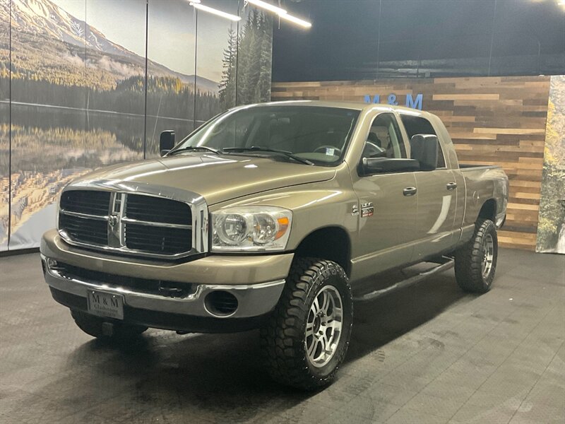 2008 Dodge Ram 2500 SXT MEGACAB 4X4 / 6.7L CUMMINS DIESEL  6.7L CUMMINS DIESEL / NEW 35 " MUD TIRES - Photo 25 - Gladstone, OR 97027