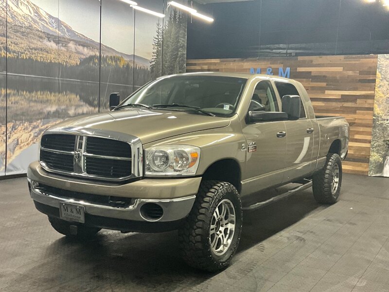 2008 Dodge Ram 2500 SXT MEGACAB 4X4 / 6.7L CUMMINS DIESEL  6.7L CUMMINS DIESEL / NEW 35 " MUD TIRES - Photo 1 - Gladstone, OR 97027