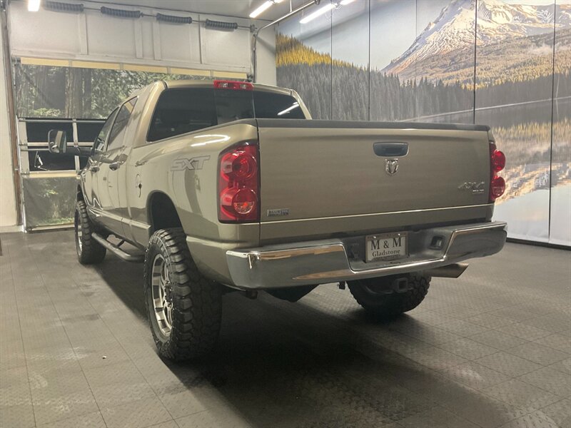 2008 Dodge Ram 2500 SXT MEGACAB 4X4 / 6.7L CUMMINS DIESEL  6.7L CUMMINS DIESEL / NEW 35 " MUD TIRES - Photo 8 - Gladstone, OR 97027