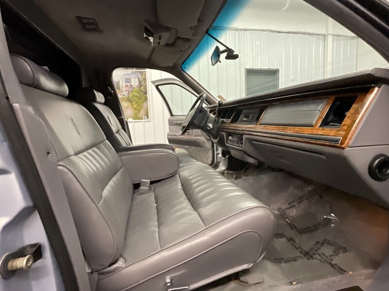 1993 Lincoln Town Car Executive Limousine   - Photo 13 - Gladstone, OR 97027