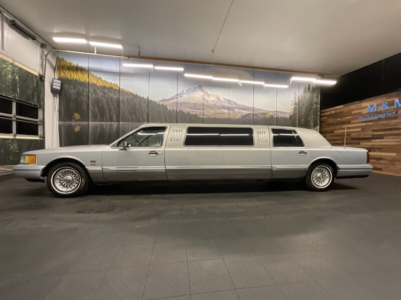 1993 Lincoln Town Car Executive Limousine   - Photo 3 - Gladstone, OR 97027