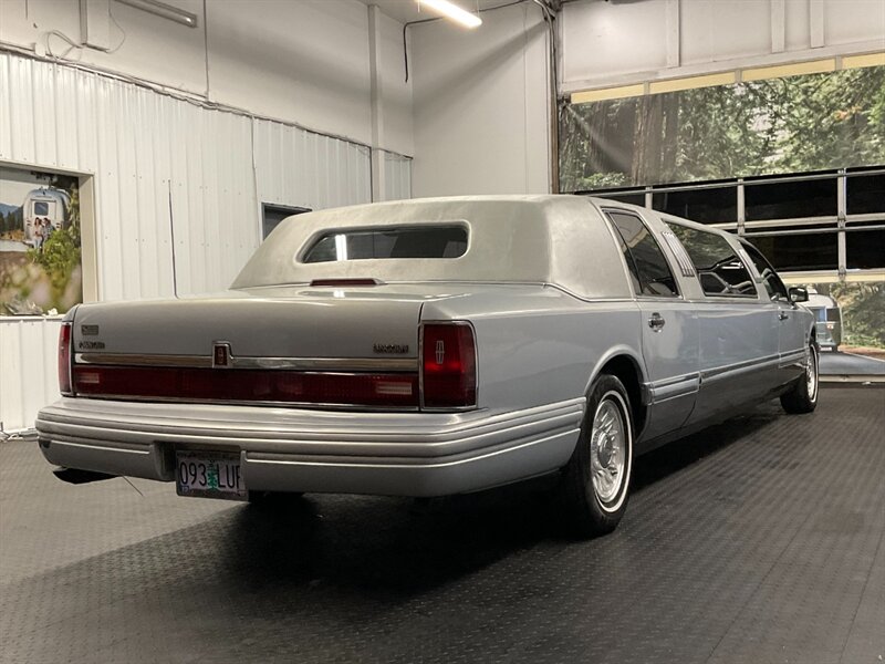 1993 Lincoln Town Car Executive Limousine   - Photo 8 - Gladstone, OR 97027