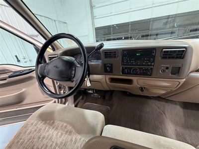 1999 Ford F-250 Super Duty XLT 4X4 / 5.4L V8 / Long Bed /ZERO RUST  / LOW MILES - Photo 18 - Gladstone, OR 97027