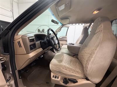 1999 Ford F-250 Super Duty XLT 4X4 / 5.4L V8 / Long Bed /ZERO RUST  / LOW MILES - Photo 13 - Gladstone, OR 97027
