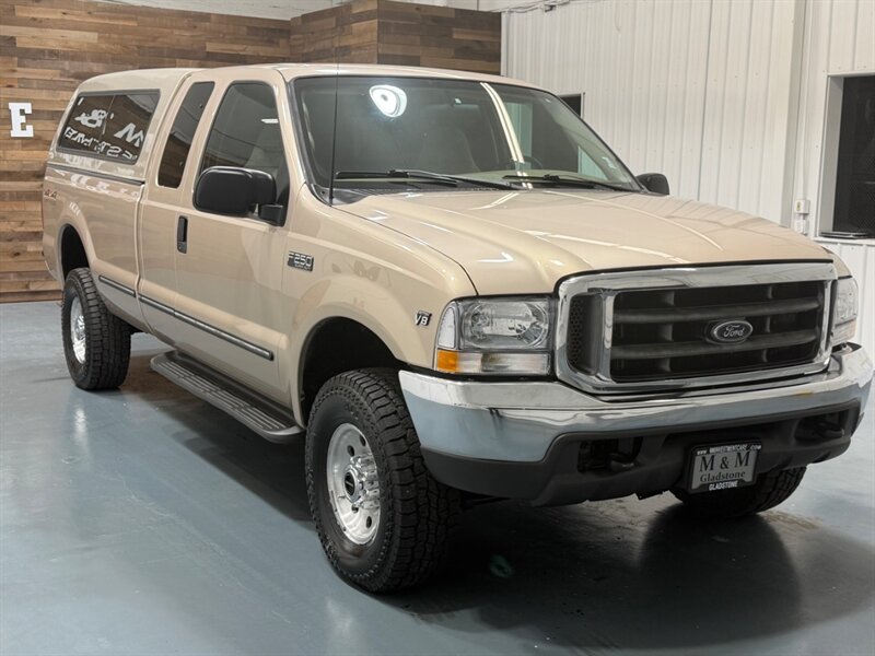 1999 Ford F-250 Super Duty XLT 4X4 / 5.4L V8 / Long Bed /ZERO RUST  / LOW MILES - Photo 2 - Gladstone, OR 97027