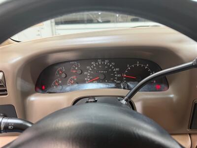 1999 Ford F-250 Super Duty XLT 4X4 / 5.4L V8 / Long Bed /ZERO RUST  / LOW MILES - Photo 43 - Gladstone, OR 97027
