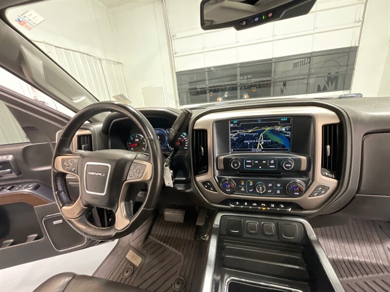 2018 GMC Sierra 2500 Denali Crew Cab 4X4 / 6.0L V8 GAS / NEW TIRES  /LOCAL OREGON TRUCK / ZERO RUST /Leather Heated Seats / Navigation - Photo 54 - Gladstone, OR 97027