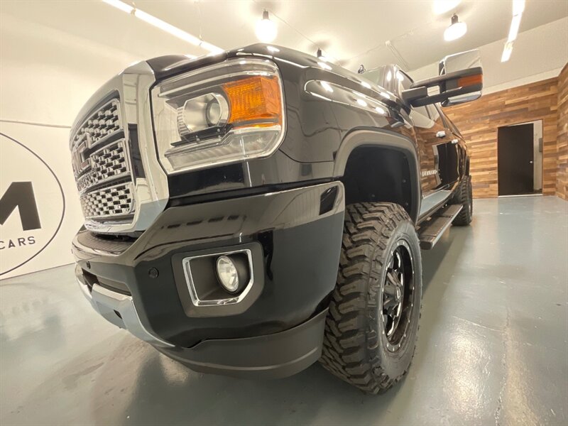 2018 GMC Sierra 2500 Denali Crew Cab 4X4 / 6.0L V8 GAS / NEW TIRES  /LOCAL OREGON TRUCK / ZERO RUST /Leather Heated Seats / Navigation - Photo 36 - Gladstone, OR 97027