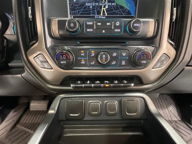 2018 GMC Sierra 2500 Denali Crew Cab 4X4 / 6.0L V8 GAS / NEW TIRES  /LOCAL OREGON TRUCK / ZERO RUST /Leather Heated Seats / Navigation - Photo 19 - Gladstone, OR 97027