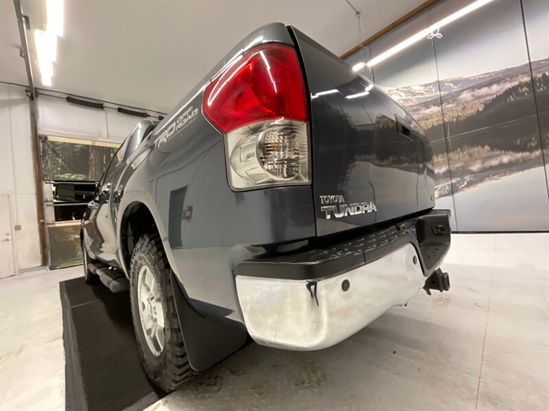 2007 Toyota Tundra Limited CrewMax 4X4 / 5.7L V8 / Leather / NEW TIRE  / Leather & Heated Seats / Sunroof / LOCAL TRUCK / RUST FREE - Photo 10 - Gladstone, OR 97027