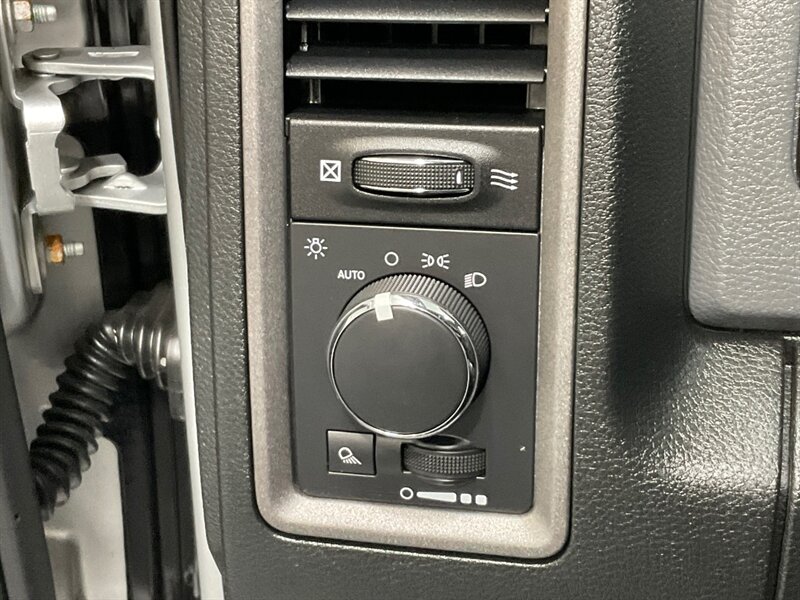 2016 RAM 3500 Tradesman 4X4 6.7L CUMMINS DIESEL /DUALLY /1-OWNER /ZERO RUST / LONG BED - Photo 37 - Gladstone, OR 97027
