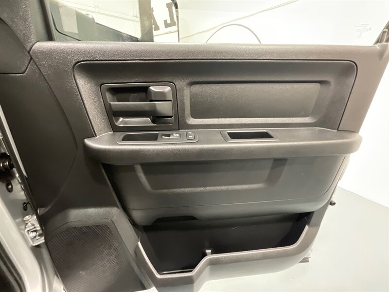 2016 RAM 3500 Tradesman 4X4 6.7L CUMMINS DIESEL /DUALLY /1-OWNER /ZERO RUST / LONG BED - Photo 33 - Gladstone, OR 97027