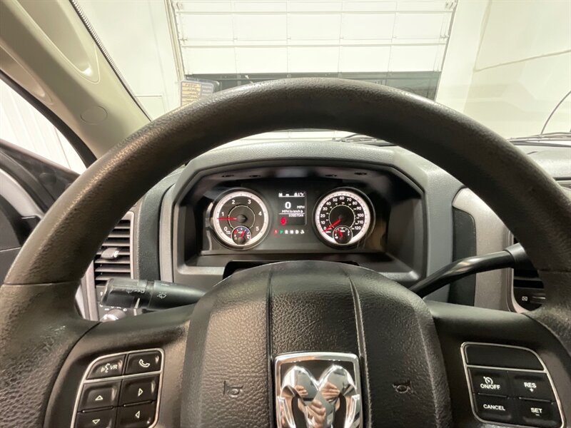 2016 RAM 3500 Tradesman 4X4 6.7L CUMMINS DIESEL /DUALLY /1-OWNER /ZERO RUST / LONG BED - Photo 42 - Gladstone, OR 97027
