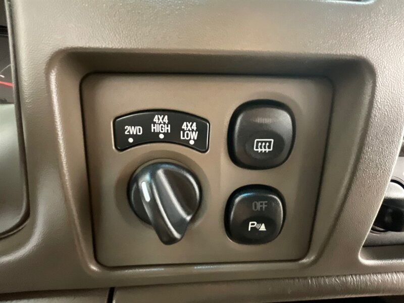 2001 Ford Excursion Limited 4X4 / 7.3L DIESEL / Leather Heated Seats  / ZERO RUST / NO MODIFICATION / Beautiful Condition - Photo 19 - Gladstone, OR 97027