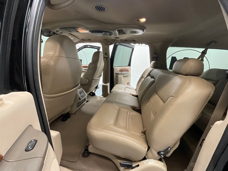 2001 Ford Excursion Limited 4X4 / 7.3L DIESEL / Leather Heated Seats  / ZERO RUST / NO MODIFICATION / Beautiful Condition - Photo 10 - Gladstone, OR 97027
