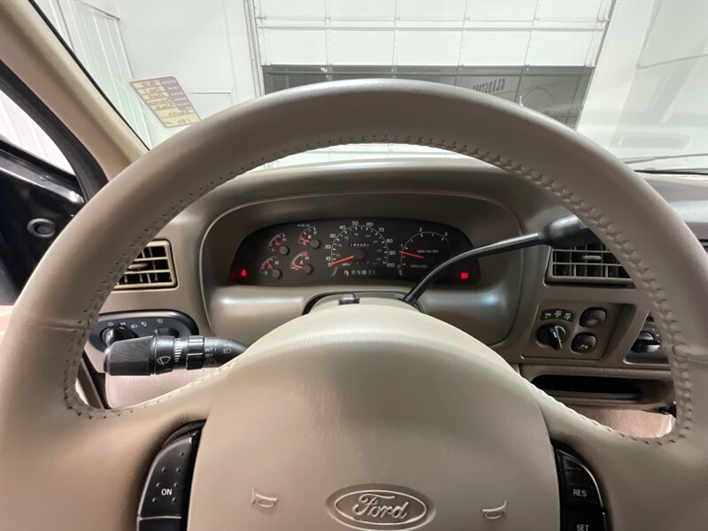 2001 Ford Excursion Limited 4X4 / 7.3L DIESEL / Leather Heated Seats  / ZERO RUST / NO MODIFICATION / Beautiful Condition - Photo 46 - Gladstone, OR 97027