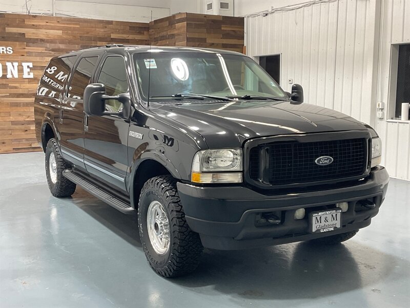 2001 Ford Excursion Limited 4X4 / 7.3L DIESEL / Leather Heated Seats  / ZERO RUST / NO MODIFICATION / Beautiful Condition - Photo 2 - Gladstone, OR 97027