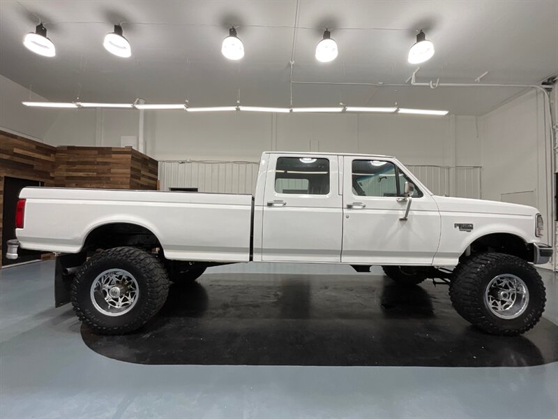 1997 Ford F-350 Crew Cab 4X4 / 7.3L DIESEL /5-SPEED / 140,000 MILE  / LIFTED - Photo 4 - Gladstone, OR 97027