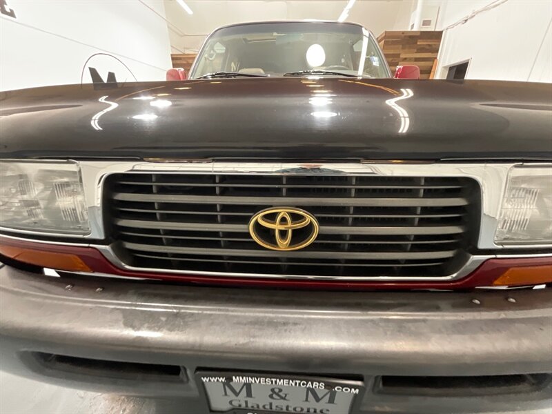 1996 Toyota Land Cruiser Sport Utility 4X4 / 4.5L 6Cyl / 1-OWNER /ZERO RUST  / ONLY 165K MILES - Photo 30 - Gladstone, OR 97027