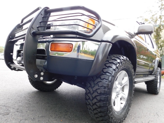 1998 Toyota 4Runner Limited / 4X4 / V6 3.4L / LIFTED / LOW MILES !!!   - Photo 9 - Portland, OR 97217