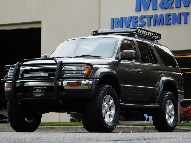 1998 Toyota 4Runner Limited / 4X4 / V6 3.4L / LIFTED / LOW MILES