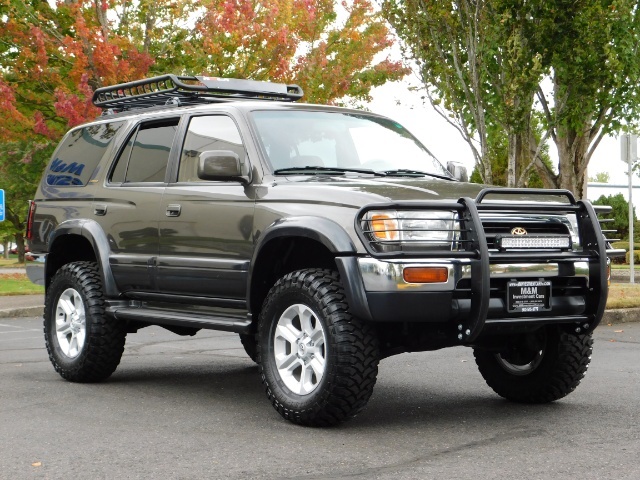 1998 Toyota 4Runner Limited / 4X4 / V6 3.4L / LIFTED / LOW MILES