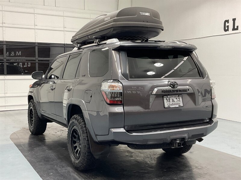 2017 Toyota 4Runner SR5 4X4 / V6 / 1-OWNER LOCAL / 82K MILES   - Photo 8 - Gladstone, OR 97027