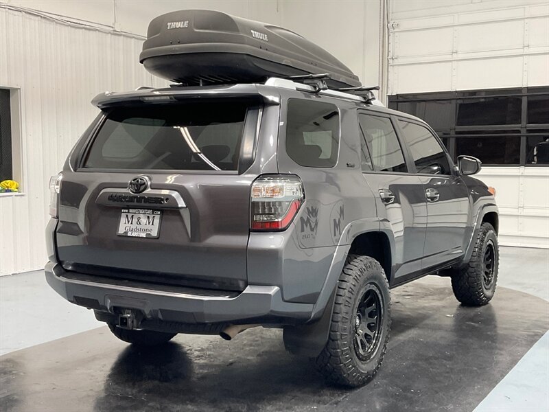 2017 Toyota 4Runner SR5 4X4 / V6 / 1-OWNER LOCAL / 82K MILES   - Photo 7 - Gladstone, OR 97027