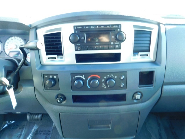 2007 Dodge Ram 1500 SLT 4dr Quad Cab / 4X4 / V8 / LOW MILES / LOCAL   - Photo 21 - Portland, OR 97217