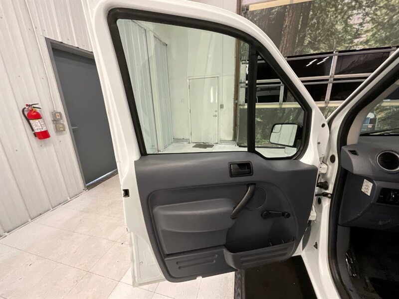 2012 Ford Transit Connect Cargo Van XL 4Cyl / REFRIGERATED VAN  /1-OWNER / BRAND NEW TIRES / 94,000 MILES - Photo 28 - Gladstone, OR 97027