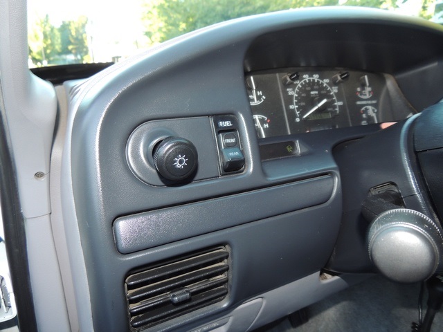 1996 Ford F-250 XLT Super Cab / 4X4 / Long Bed / Matching Canopy   - Photo 27 - Portland, OR 97217