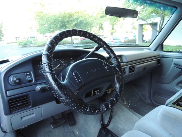 1996 Ford F-250 XLT Super Cab / 4X4 / Long Bed / Matching Canopy   - Photo 24 - Portland, OR 97217