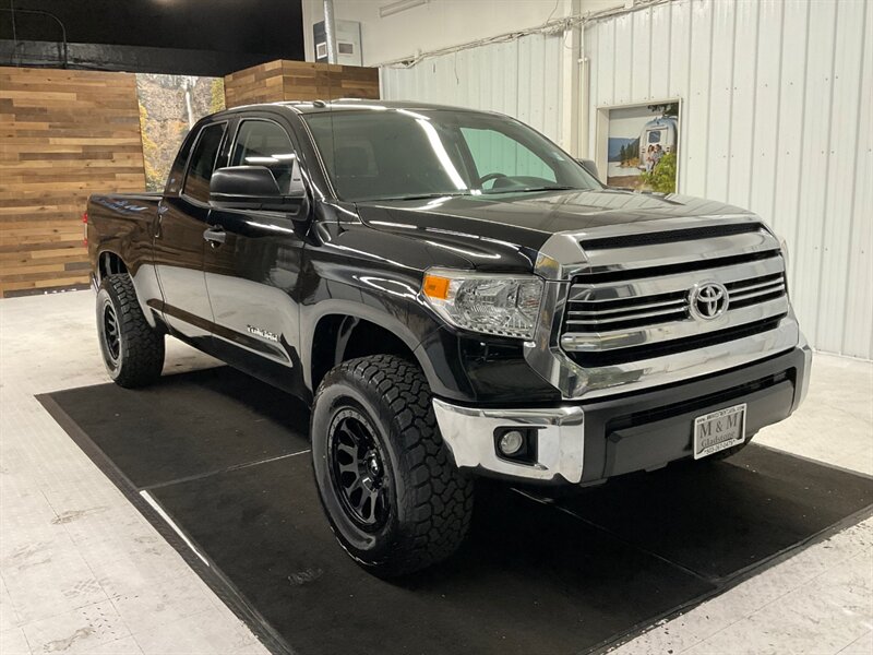 2016 Toyota Tundra SR5 4X4 / 4.6L V8 / 1-OWNER / NEW LIFT WHEELS TIRE  / 1-OWNER LOCAL TRUCK / RUST FREE / LIFTED w. NEW 35 " TIRES & 18 " FUEL WHEELS / ONLY 42,000 MILES - Photo 2 - Gladstone, OR 97027