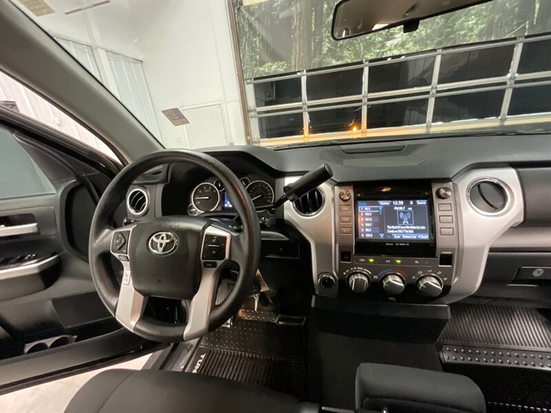 2016 Toyota Tundra SR5 4X4 / 4.6L V8 / 1-OWNER / NEW LIFT WHEELS TIRE  / 1-OWNER LOCAL TRUCK / RUST FREE / LIFTED w. NEW 35 " TIRES & 18 " FUEL WHEELS / ONLY 42,000 MILES - Photo 19 - Gladstone, OR 97027