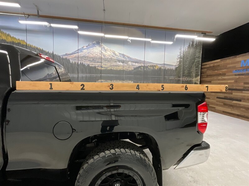 2016 Toyota Tundra SR5 4X4 / 4.6L V8 / 1-OWNER / NEW LIFT WHEELS TIRE  / 1-OWNER LOCAL TRUCK / RUST FREE / LIFTED w. NEW 35 " TIRES & 18 " FUEL WHEELS / ONLY 42,000 MILES - Photo 11 - Gladstone, OR 97027