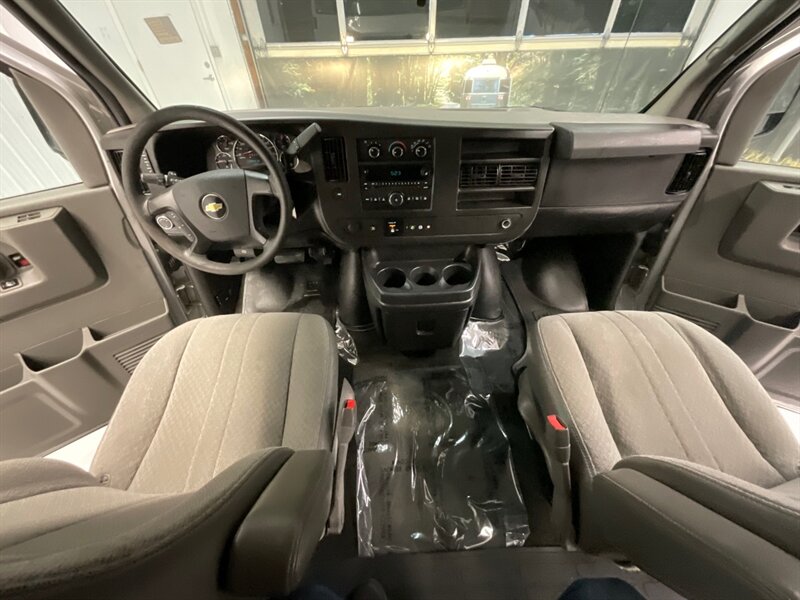 2011 Chevrolet Express Passenger VAN LT 3500 / 6.0L V8 / 15-Passenger  / 1-OWNER LOCAL OREGON VAN / 1-TON / TOWING PKG / 105,000 MILES - Photo 13 - Gladstone, OR 97027