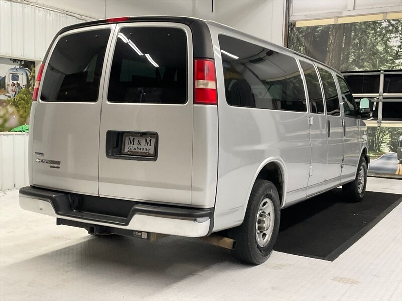 2011 Chevrolet Express Passenger VAN LT 3500 / 6.0L V8 / 15-Passenger  / 1-OWNER LOCAL OREGON VAN / 1-TON / TOWING PKG / 105,000 MILES - Photo 8 - Gladstone, OR 97027