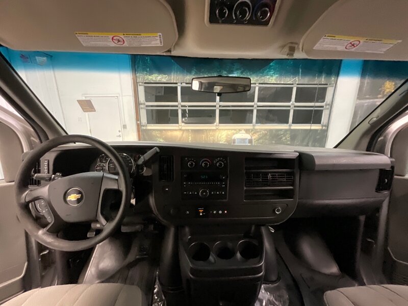 2011 Chevrolet Express Passenger VAN LT 3500 / 6.0L V8 / 15-Passenger  / 1-OWNER LOCAL OREGON VAN / 1-TON / TOWING PKG / 105,000 MILES - Photo 16 - Gladstone, OR 97027