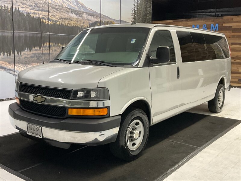 2011 Chevrolet Express Passenger VAN LT 3500 / 6.0L V8 / 15-Passenger  / 1-OWNER LOCAL OREGON VAN / 1-TON / TOWING PKG / 105,000 MILES - Photo 25 - Gladstone, OR 97027