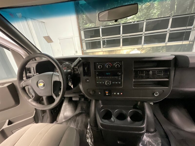 2011 Chevrolet Express Passenger VAN LT 3500 / 6.0L V8 / 15-Passenger  / 1-OWNER LOCAL OREGON VAN / 1-TON / TOWING PKG / 105,000 MILES - Photo 32 - Gladstone, OR 97027