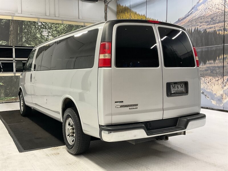 2011 Chevrolet Express Passenger VAN LT 3500 / 6.0L V8 / 15-Passenger  / 1-OWNER LOCAL OREGON VAN / 1-TON / TOWING PKG / 105,000 MILES - Photo 7 - Gladstone, OR 97027