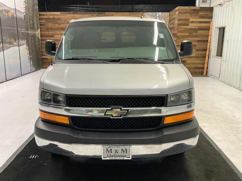 2011 Chevrolet Express Passenger VAN LT 3500 / 6.0L V8 / 15-Passenger  / 1-OWNER LOCAL OREGON VAN / 1-TON / TOWING PKG / 105,000 MILES - Photo 5 - Gladstone, OR 97027