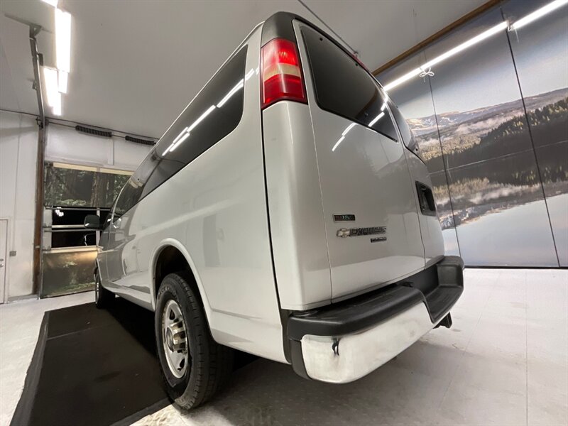 2011 Chevrolet Express Passenger VAN LT 3500 / 6.0L V8 / 15-Passenger  / 1-OWNER LOCAL OREGON VAN / 1-TON / TOWING PKG / 105,000 MILES - Photo 21 - Gladstone, OR 97027