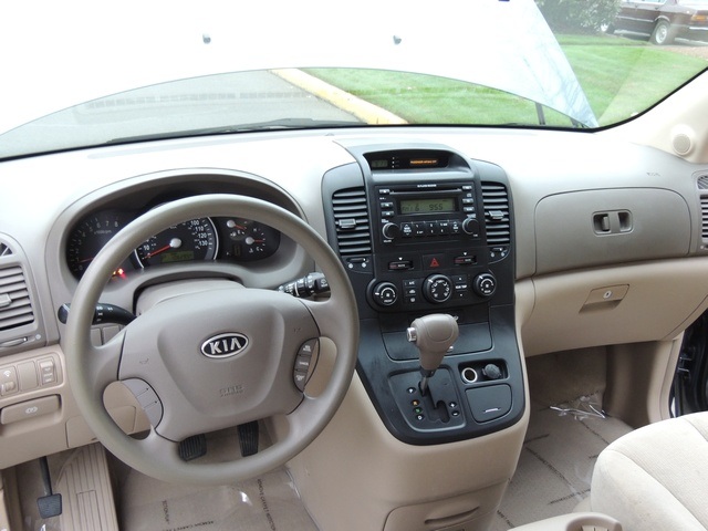 2007 Kia Sedona   - Photo 24 - Portland, OR 97217