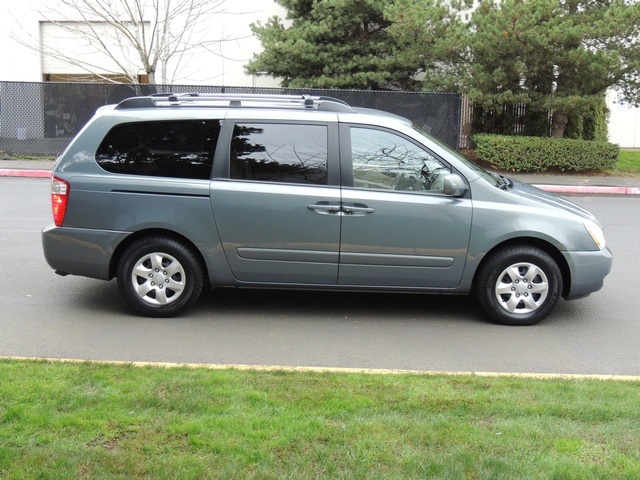 2007 Kia Sedona   - Photo 4 - Portland, OR 97217